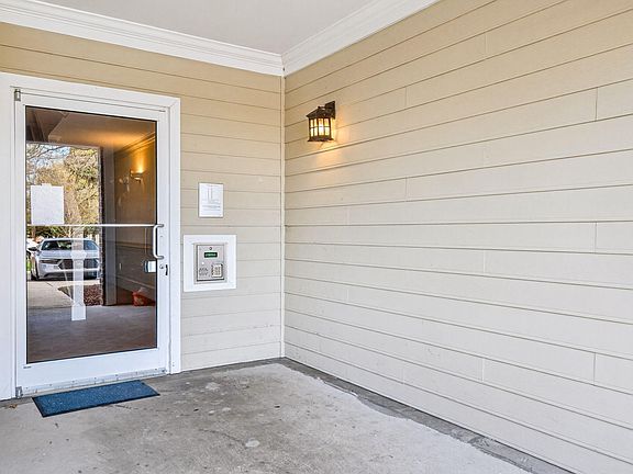 2nd image of 423 Waterford Lake Dr