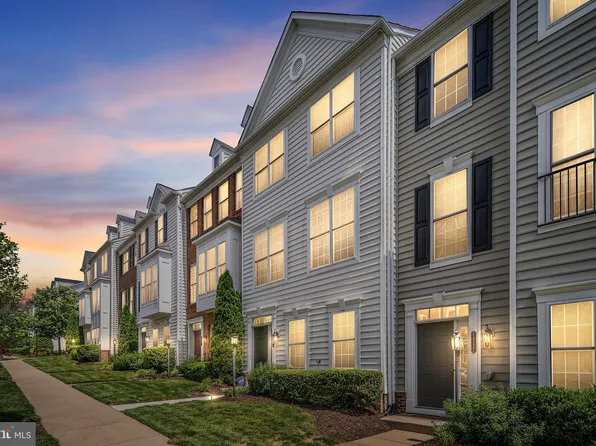 14733 Potomac Branch Dr #11, Woodbridge, VA 22191