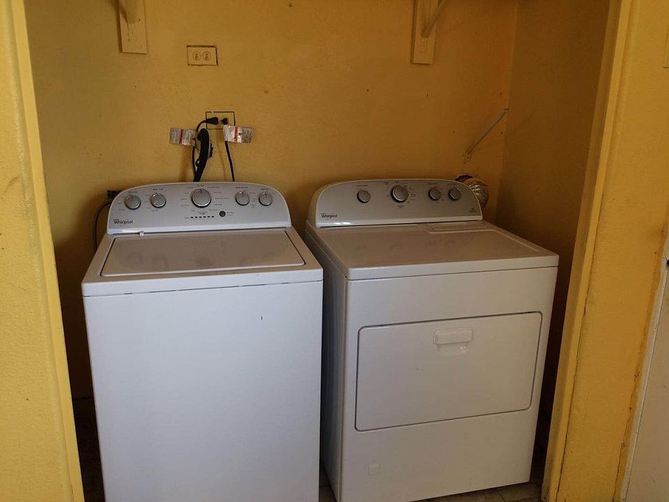 2nd image of 5212 Holmby Ave