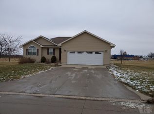 805 W 14th St, Tama, IA 52339