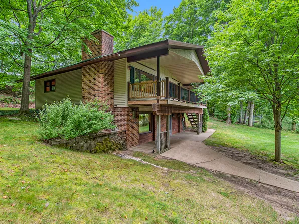 205 Sparr Rd, Gaylord, MI 49735