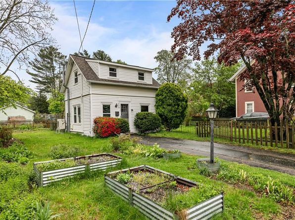 123 Meadow Ave, South Kingstown, RI 02879