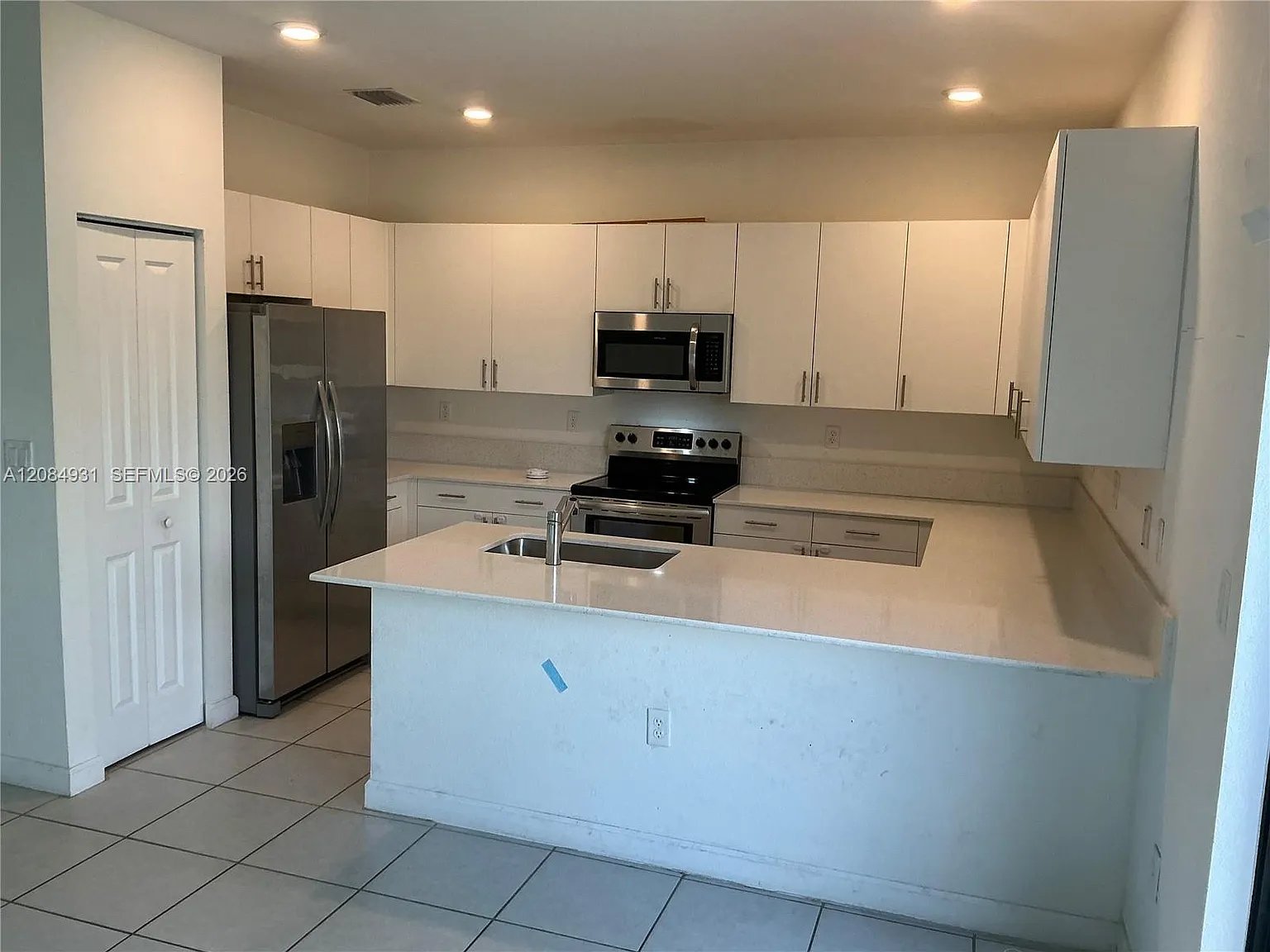 Keys Gate Residential — Photo 3