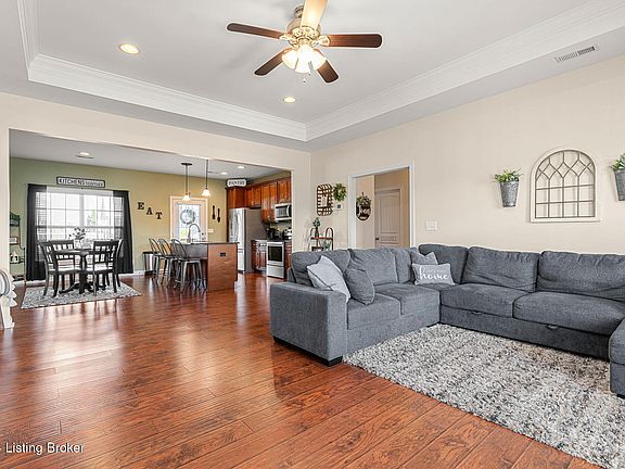 2nd image of 138 Elder Glen Ct