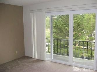 5th image of 2161 Whitman Way #35