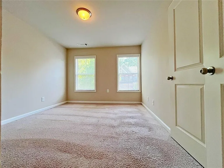 330 Holdings Dr — Photo 23