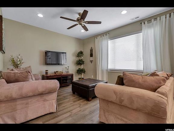 3rd image of 3152 W Desert Lily Dr #C