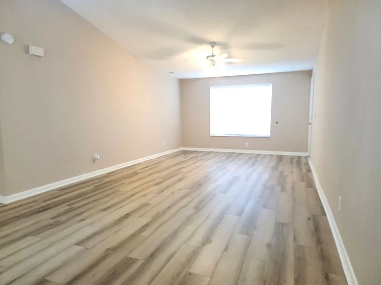 19136 Miami Blvd — Photo 14