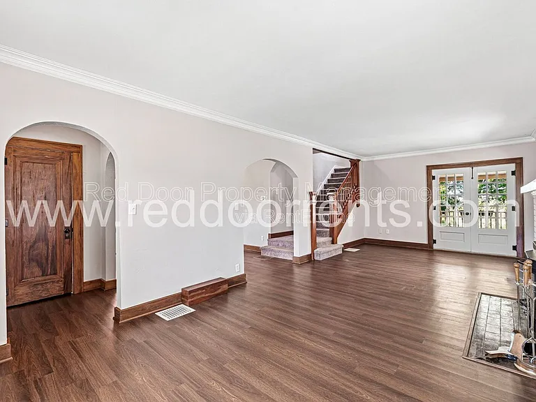 412 N Merrill St — Photo 13