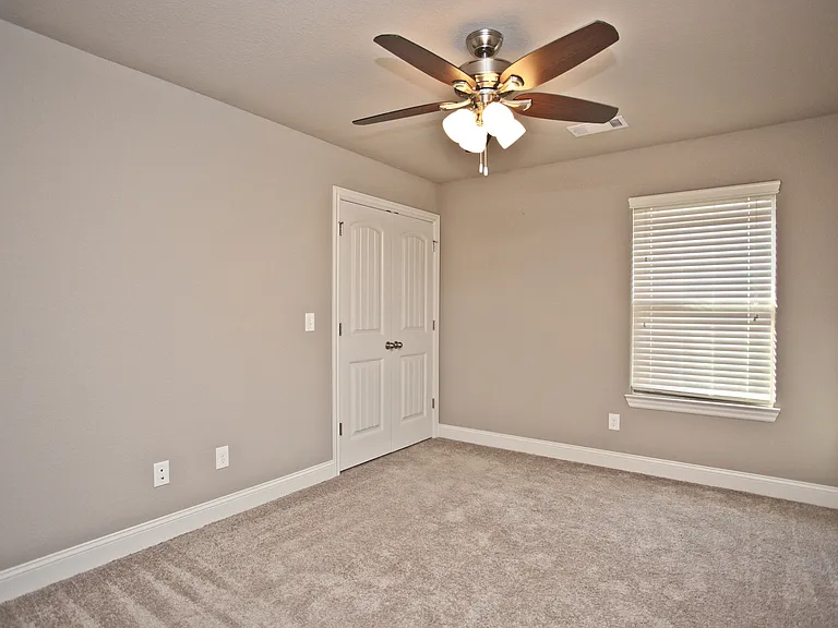 902 SW Crownview St — Photo 13