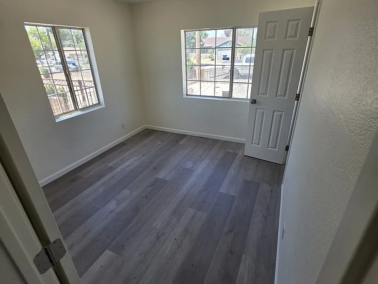 7915 Juniper Ave — Photo 12