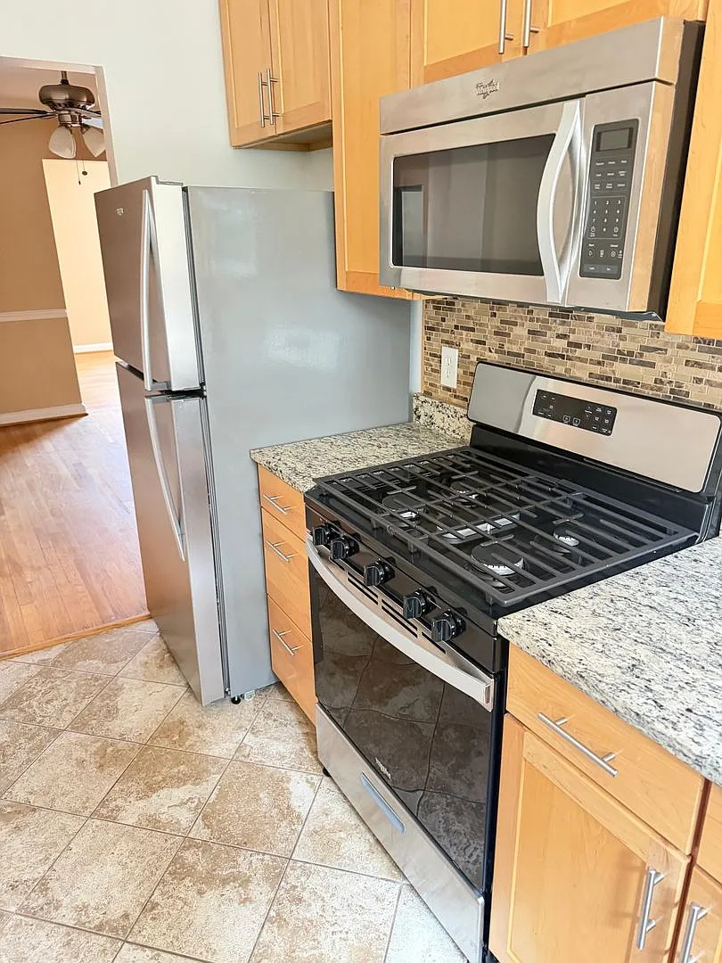 8705 Plymouth St — Photo 2