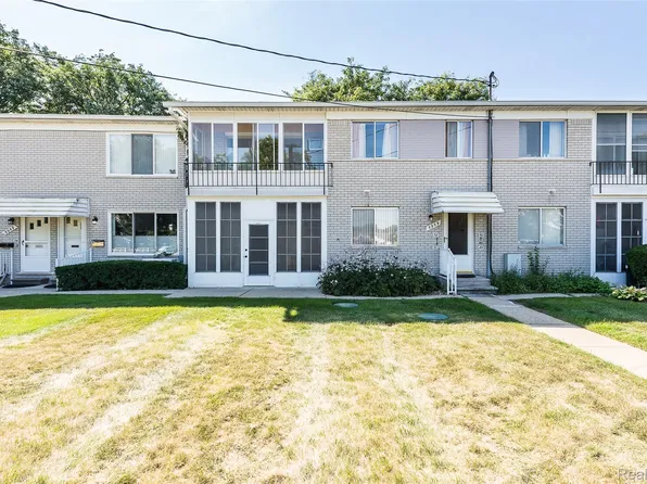 5959 Alan Dr APT 52, Brighton, MI 48116