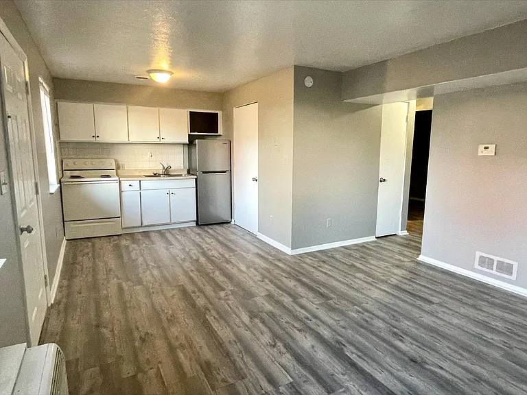 65 Akers Ave — Photo 2