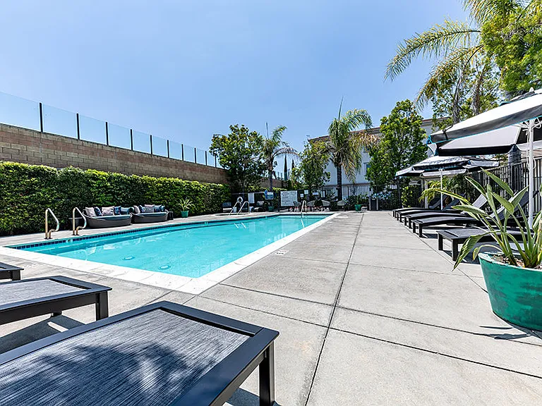 Placita Luxe Residences — Photo 34