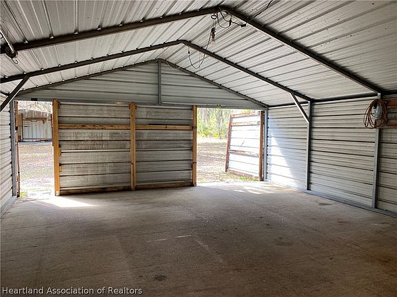 3rd image of 515 Straight St