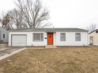 226 Rivers View Dr, Carpentersville, IL 60110