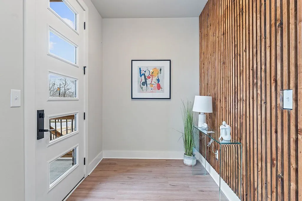 3 bed, 2.5 bath, 1825 sqft, $2,900 — Photo 3