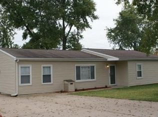 4 Paula Dr, Saint Charles, MO 63301