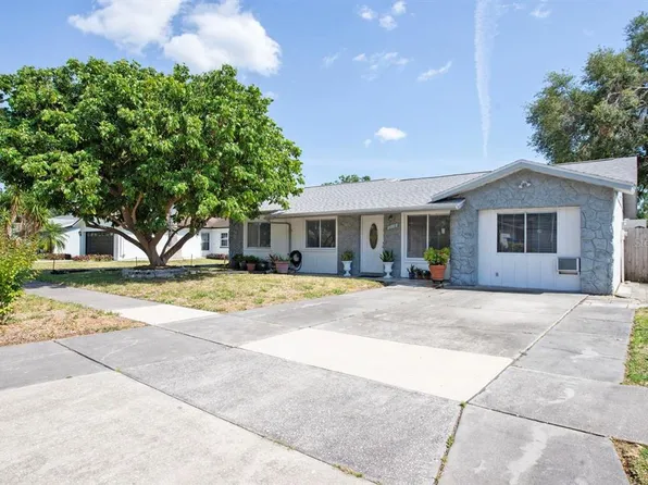 9118 108th Ave, Seminole, FL 33777