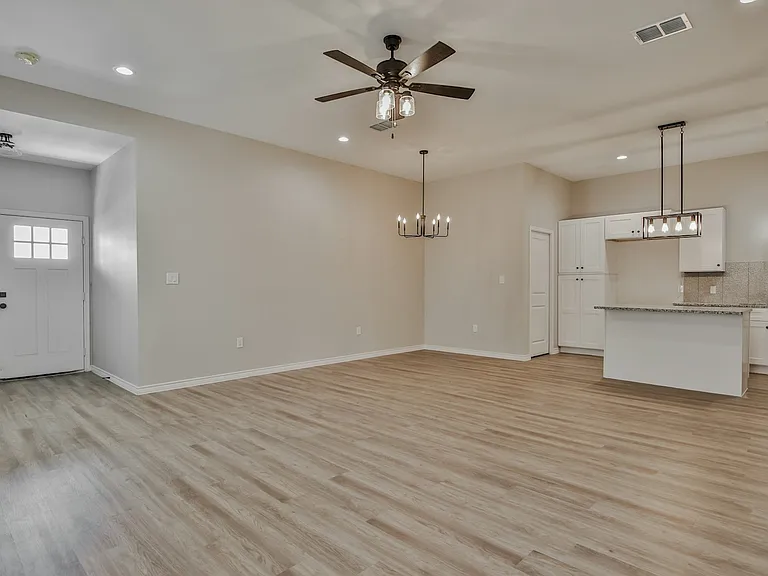 1313 Corpus Ave #B — Photo 3