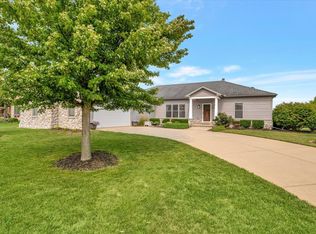 1620 Crabapple Ln, Champaign, IL