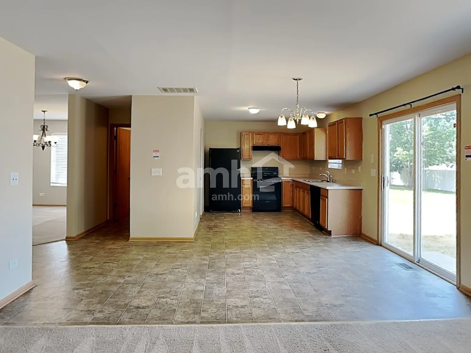 3 bed, 2.5 bath, 2460 sqft, $3,425 — Photo 4