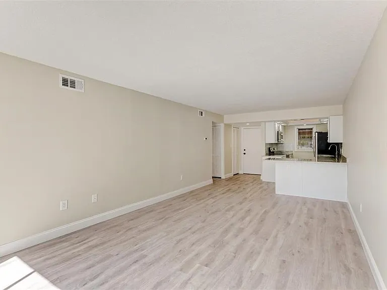 129 Tyler Dr #101 — Photo 8