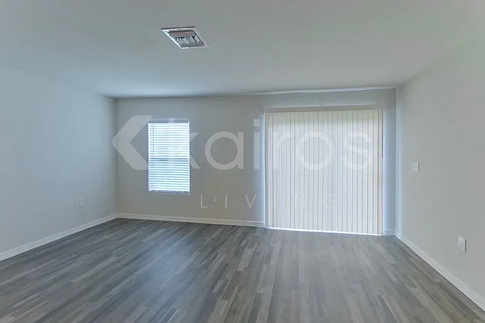 855 Cervantes St E — Photo 4