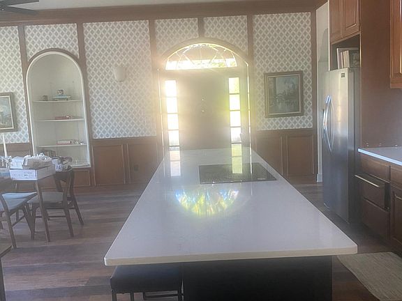 Huge Island + quartz counters