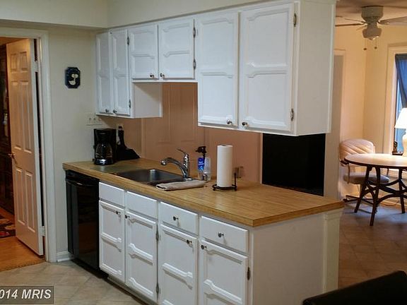 4th image of 852 Clubhouse Village Vw