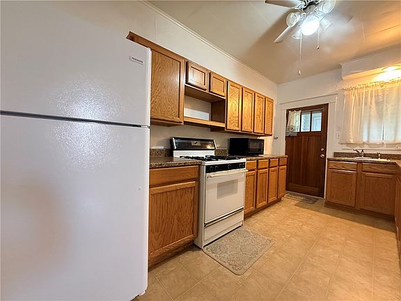 5th image of 139 Queen St