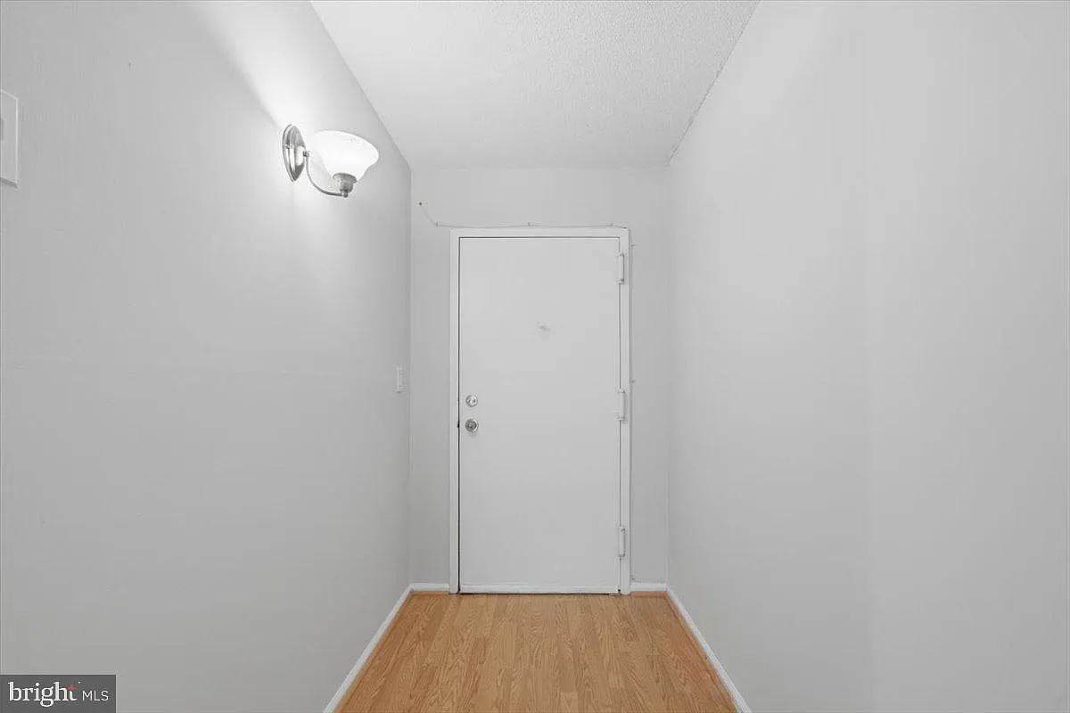 2 bed, 2.0 bath, 1180 sqft, $2,600 — Photo 3