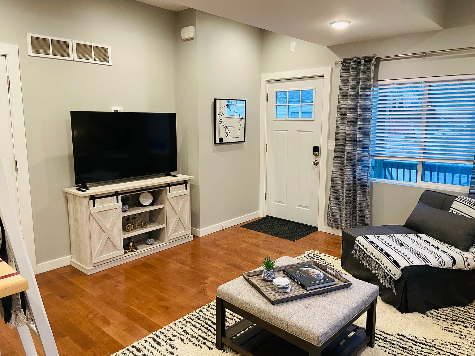 419 W Vine St — Photo 3