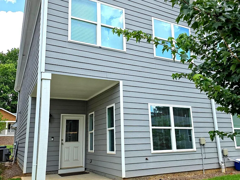 430 Village Creek Dr #B — Photo 4