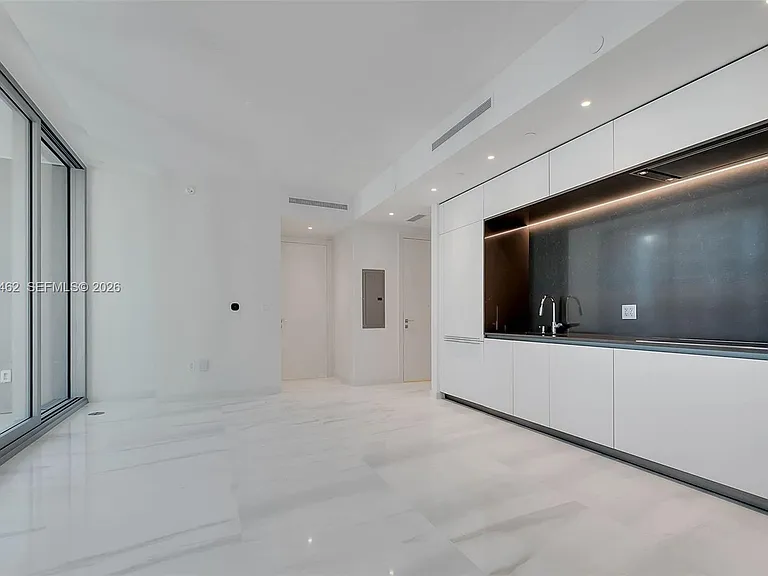 300 Biscayne Boulevard Way #3008W — Photo 1