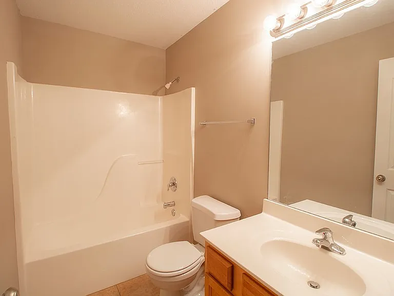 1311 Raleigh Dr — Photo 26