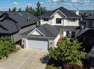 21 Cresthaven Way SW, Calgary, AB T3B5X8