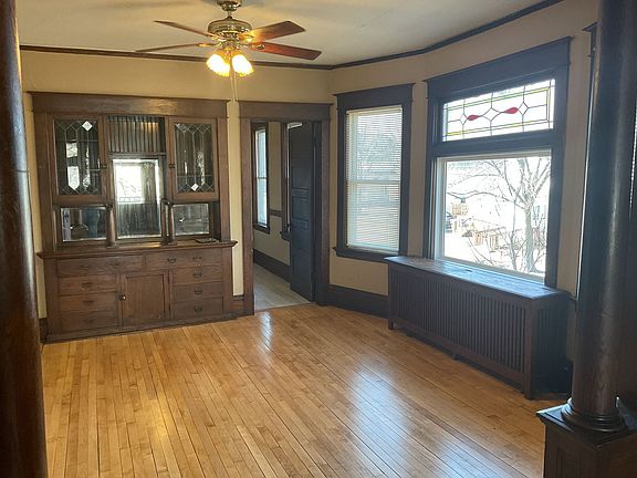 4th image of 627 Mendota St #627
