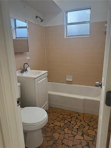 709 N Robertson St #108 — Photo 7