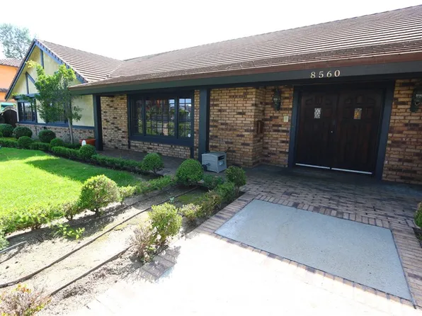 8560 Cherokee Dr, Downey, CA 90241