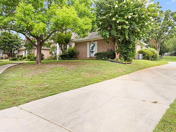 4th image of 320 Honey Creek Ln