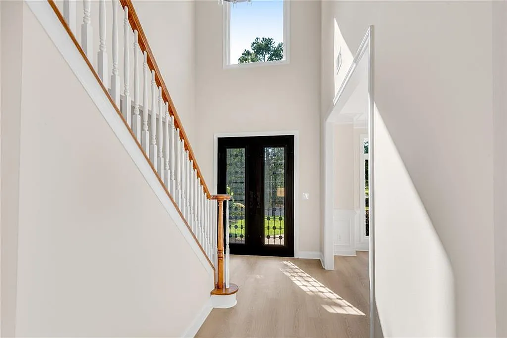 4 bed, 3.0 bath, 3497 sqft, $4,200 — Photo 4