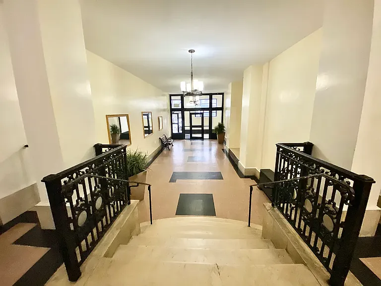 160 Claremont Ave #2D — Photo 11