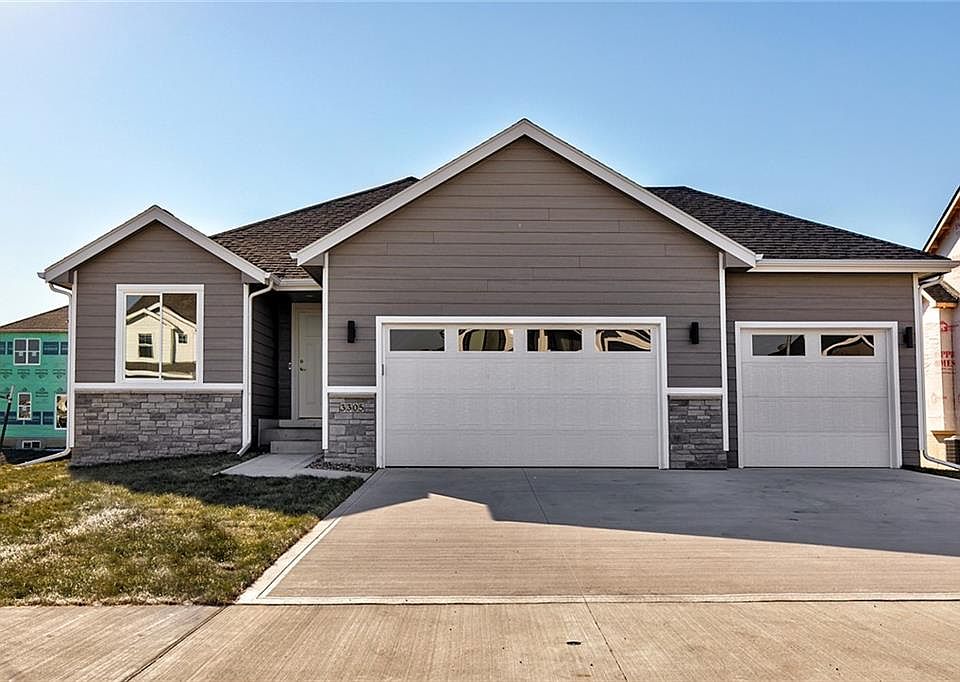 1st image of 3305 NW Reinhart Dr