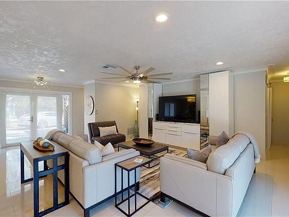 4th image of 5301 Bayview Dr