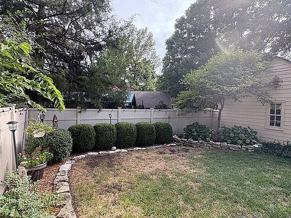 4th image of 1501 E 4th Ave