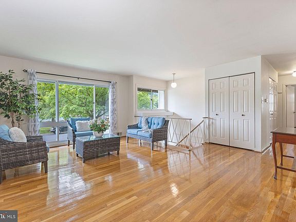 4th image of 13725 Lionel Ln