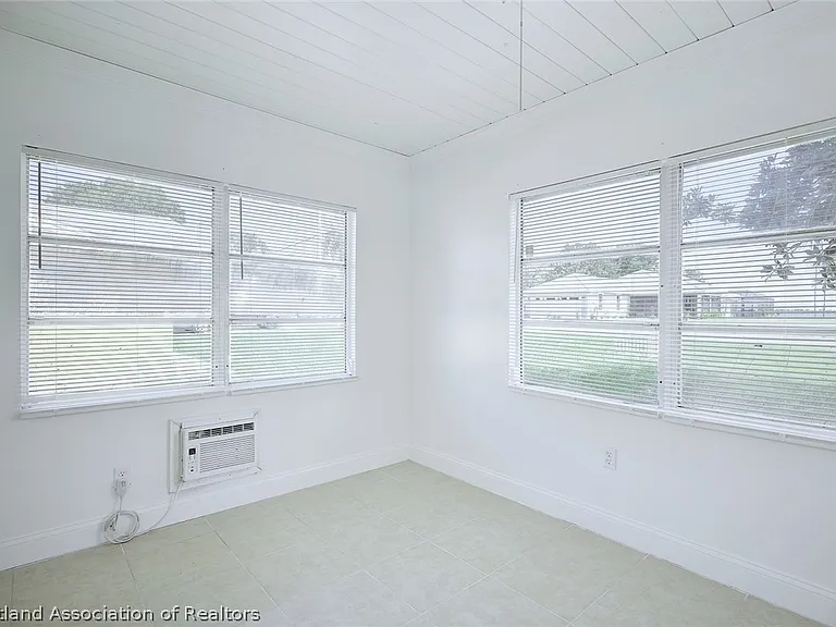 1061 Lake Sebring Dr — Photo 8