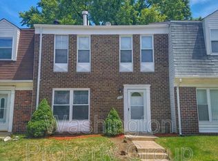 527 Peacock Dr, Landover, MD